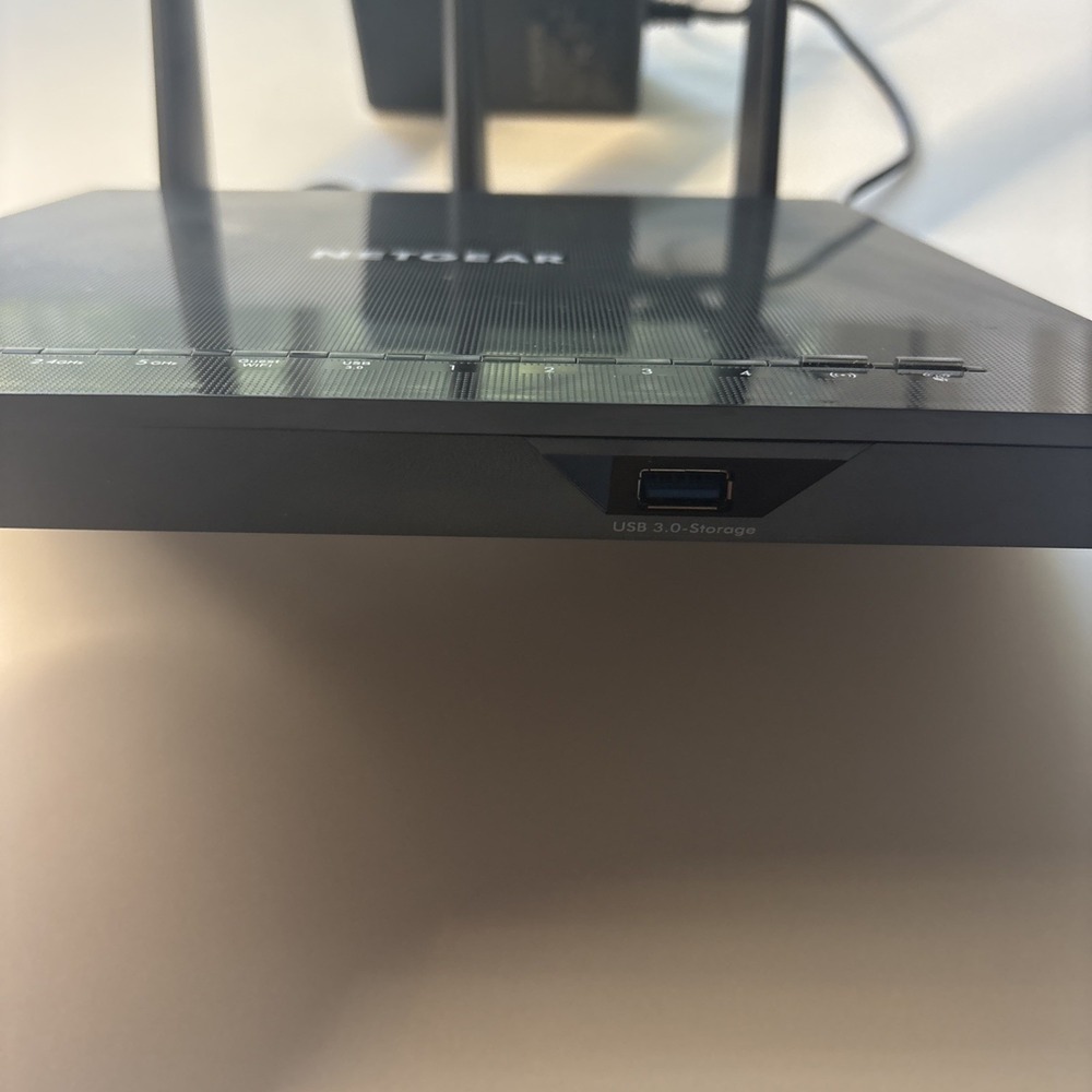 NETGEAR Nighthawk AC2600 Smart WiFi Router (R7400) - Picture 2 of 4